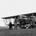 Перший у світі бомбардувальник та пасажирський літак