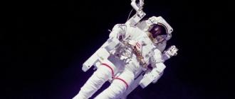 ليس كل شيء هادئًا في محطة الفضاء الدولية: يعود رواد الفضاء إلى الأرض في لحظة متوترة